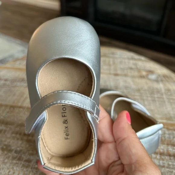 Brand new Silver Dress Shoes- Baby Girl - Picture 4 of 9